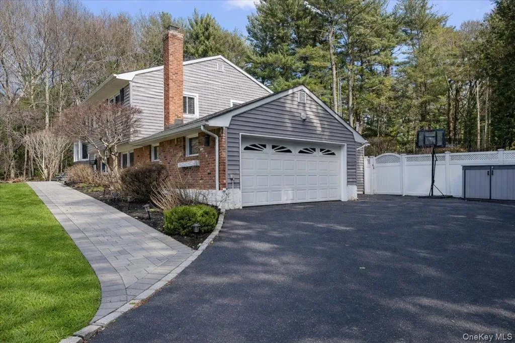 16 Ingold Drive Dix Hills NY 11746