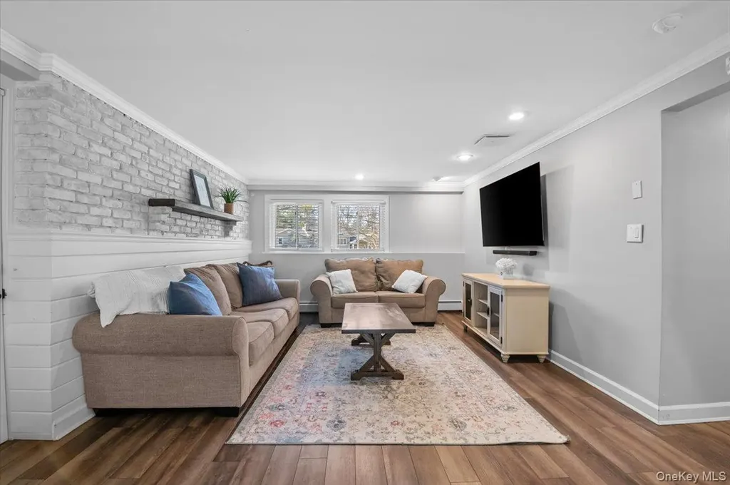 16 Ingold Drive Dix Hills NY 11746