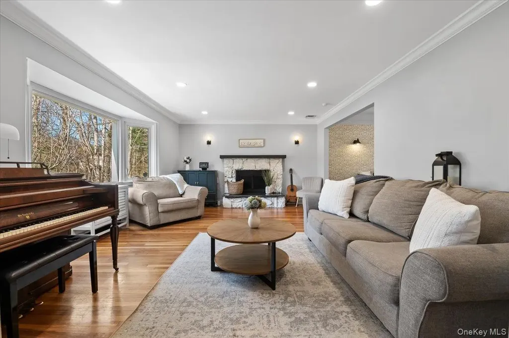 16 Ingold Drive Dix Hills NY 11746
