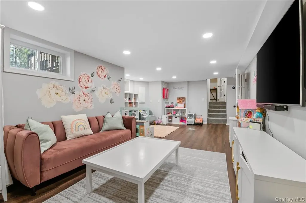 16 Ingold Drive Dix Hills NY 11746