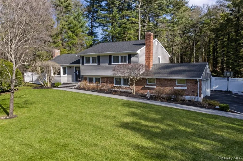 16 Ingold Drive Dix Hills NY 11746