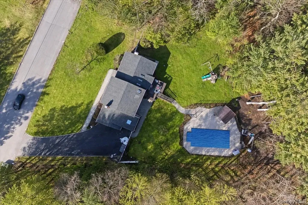 16 Ingold Drive Dix Hills NY 11746