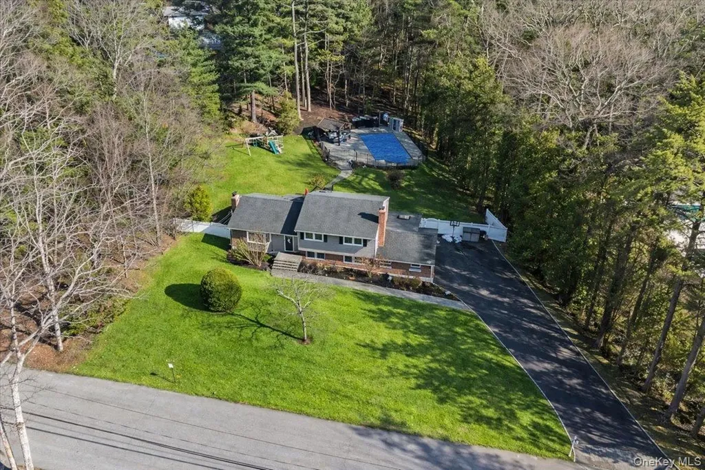 16 Ingold Drive Dix Hills NY 11746
