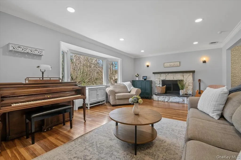 16 Ingold Drive Dix Hills NY 11746
