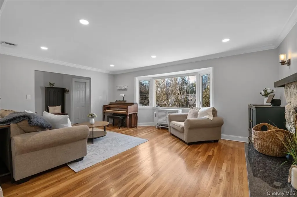 16 Ingold Drive Dix Hills NY 11746