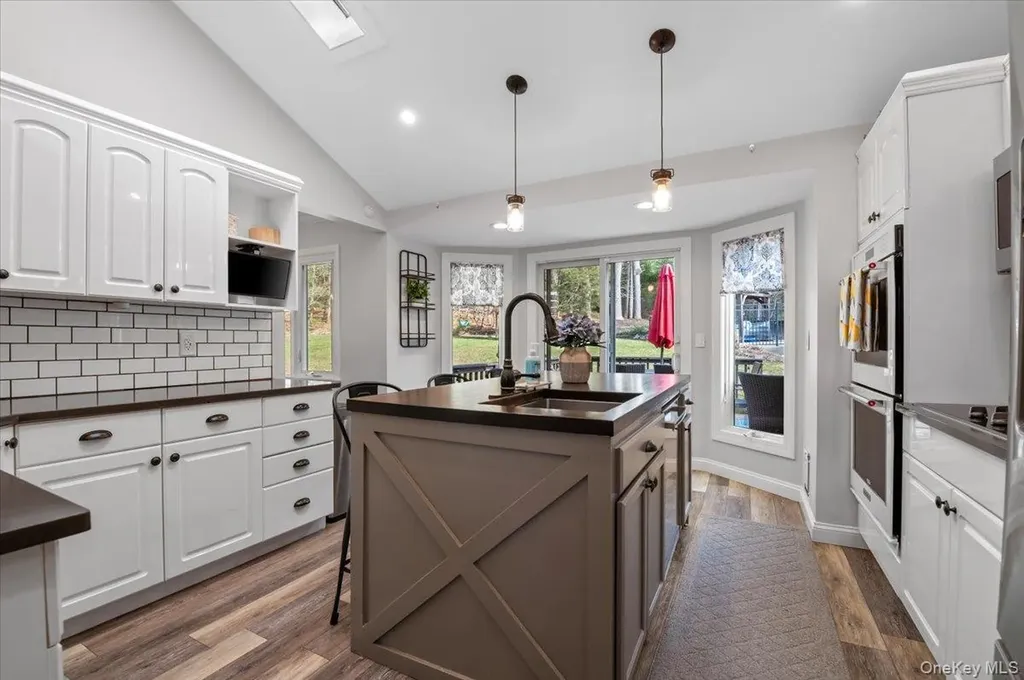 16 Ingold Drive Dix Hills NY 11746
