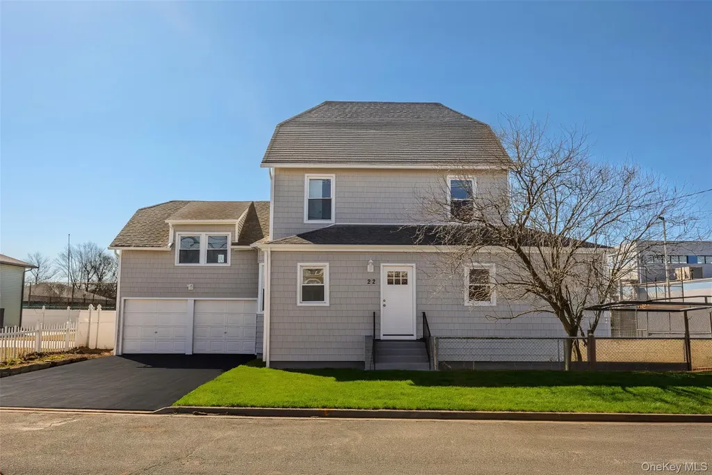 22 Colonial Avenue Freeport NY 11520
