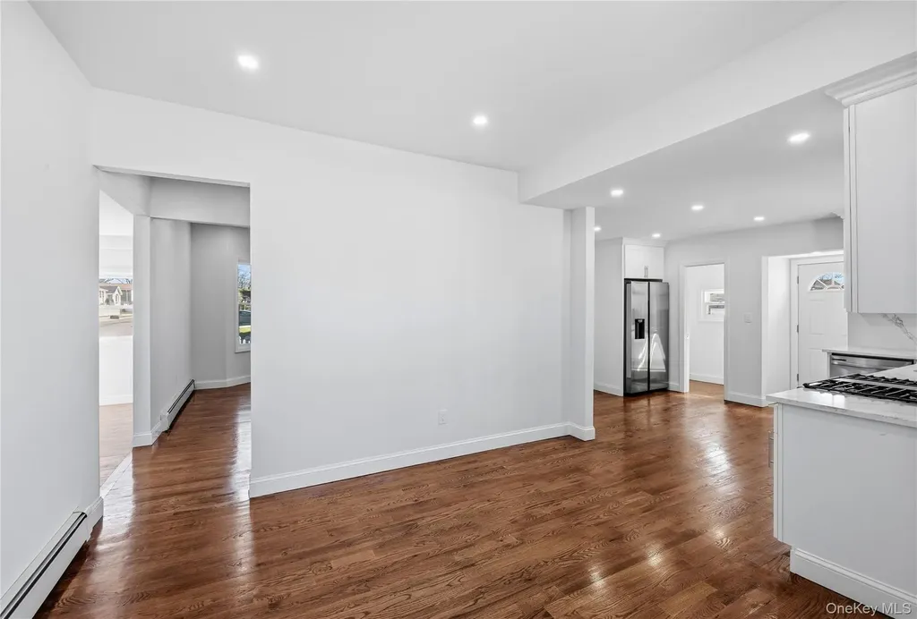 22 Colonial Avenue Freeport NY 11520