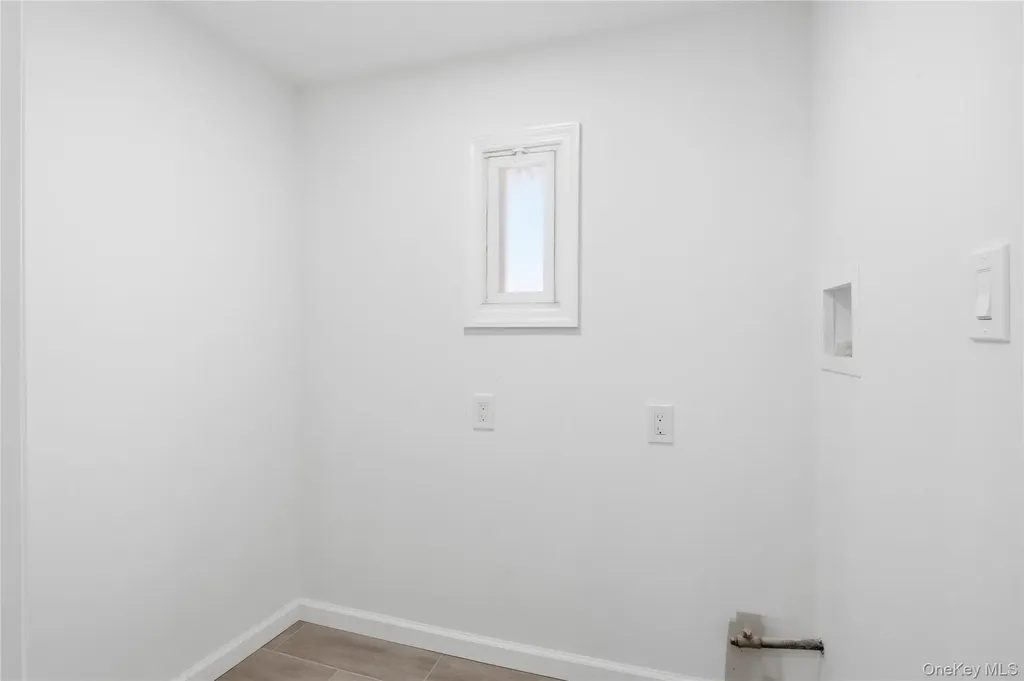 22 Colonial Avenue Freeport NY 11520