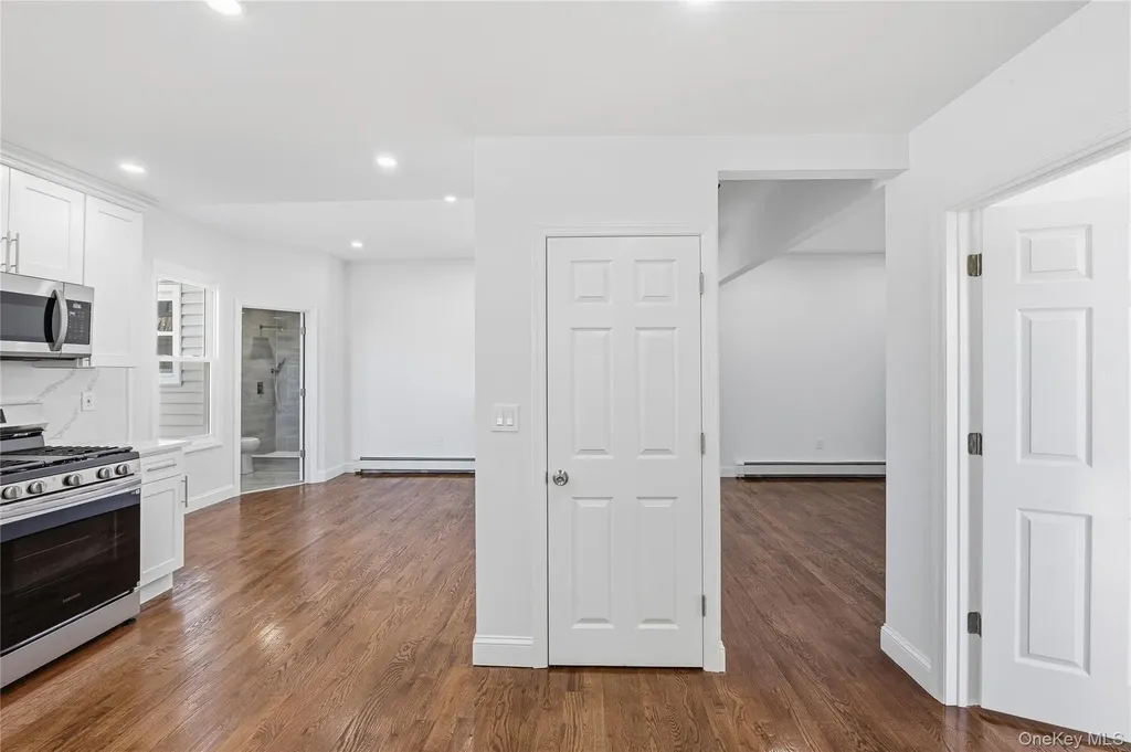 22 Colonial Avenue Freeport NY 11520
