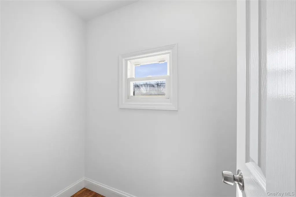 22 Colonial Avenue Freeport NY 11520