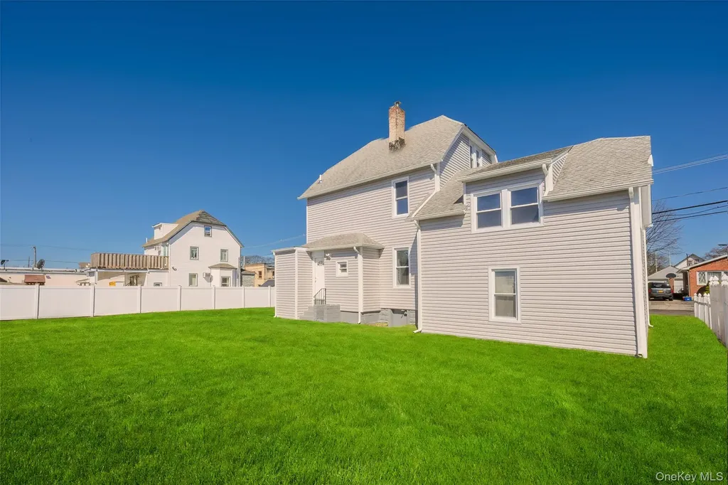 22 Colonial Avenue Freeport NY 11520