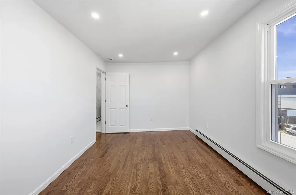 22 Colonial Avenue Freeport NY 11520