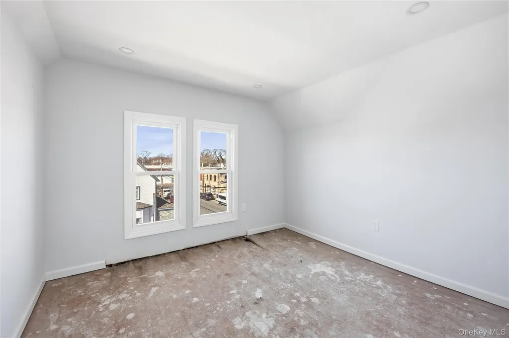 22 Colonial Avenue Freeport NY 11520