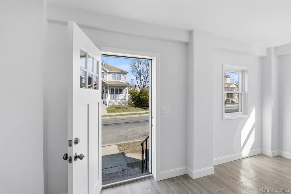 22 Colonial Avenue Freeport NY 11520