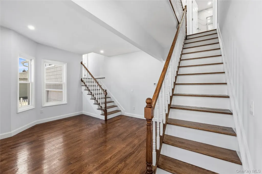 22 Colonial Avenue Freeport NY 11520