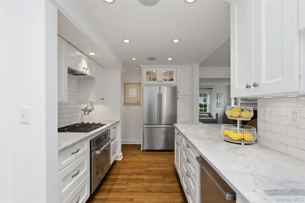 32 Kingsbury Road New Rochelle NY 10804