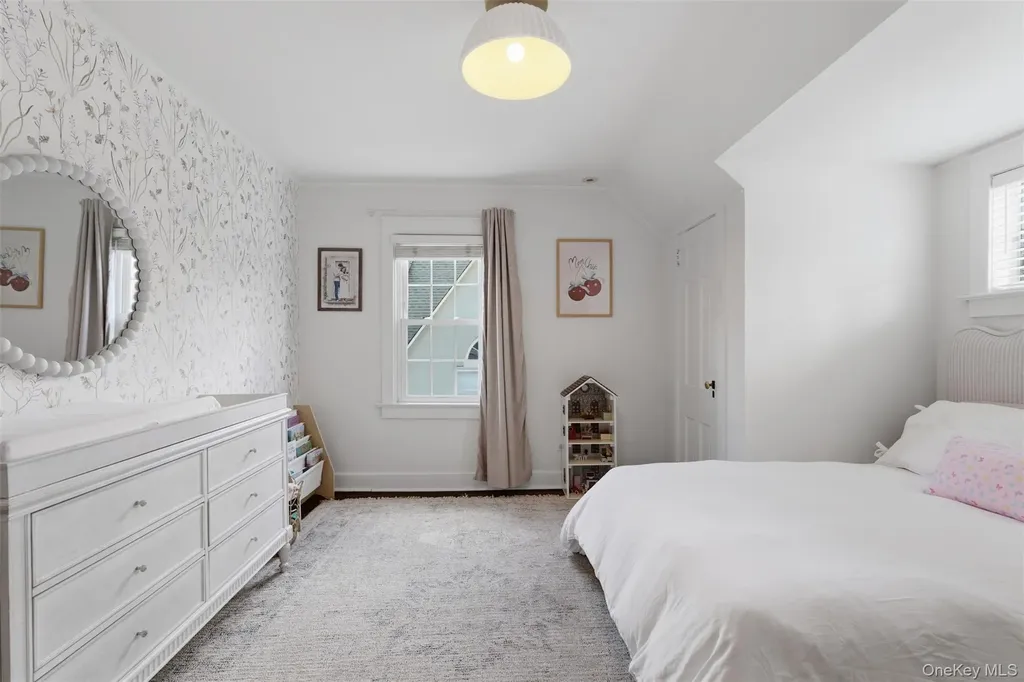 32 Kingsbury Road New Rochelle NY 10804