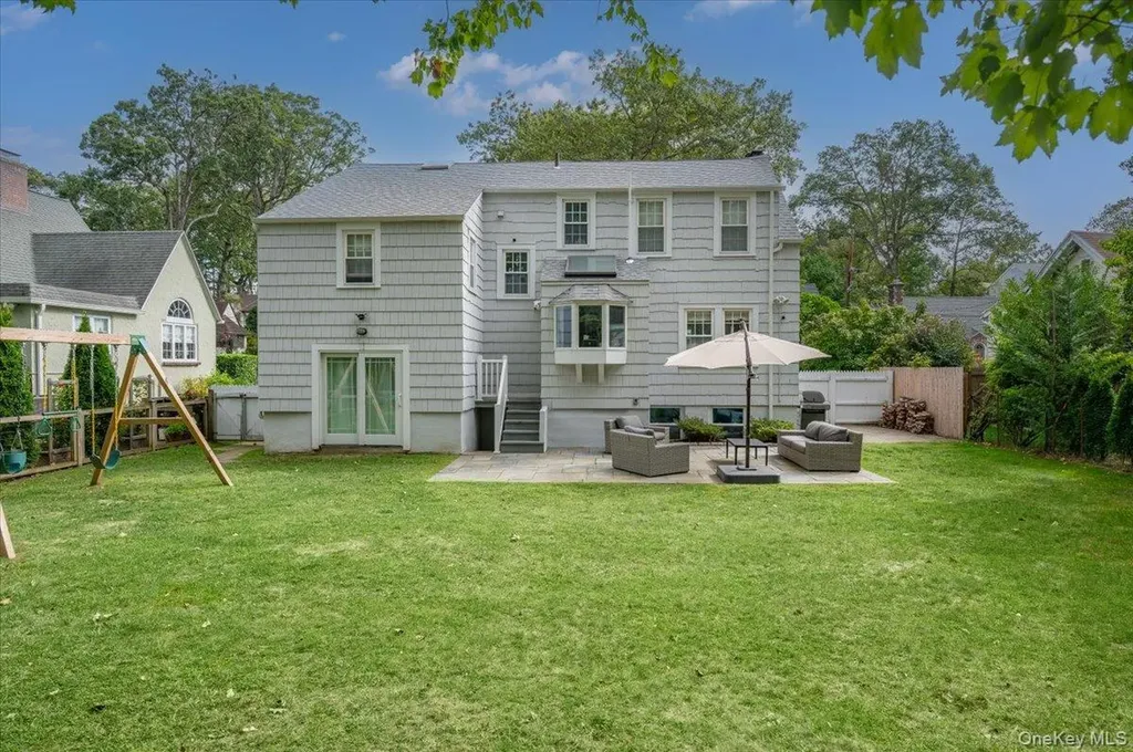 32 Kingsbury Road New Rochelle NY 10804