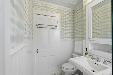 32 Kingsbury Road New Rochelle NY 10804