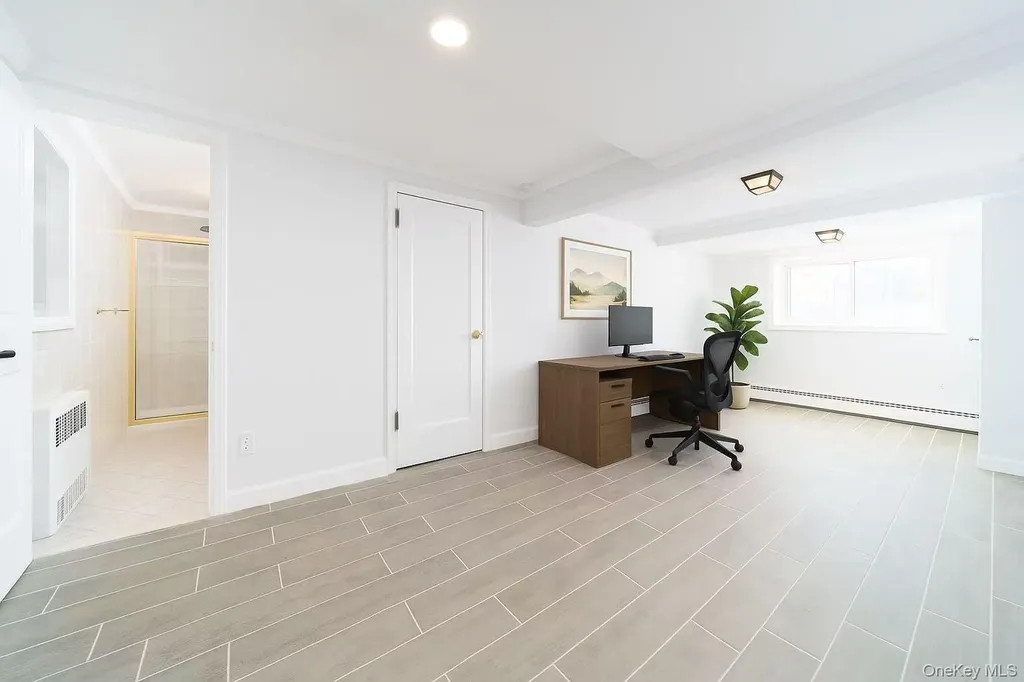 8 Spector Lane Plainview NY 11803