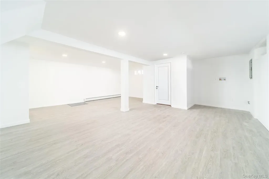 8 Spector Lane Plainview NY 11803