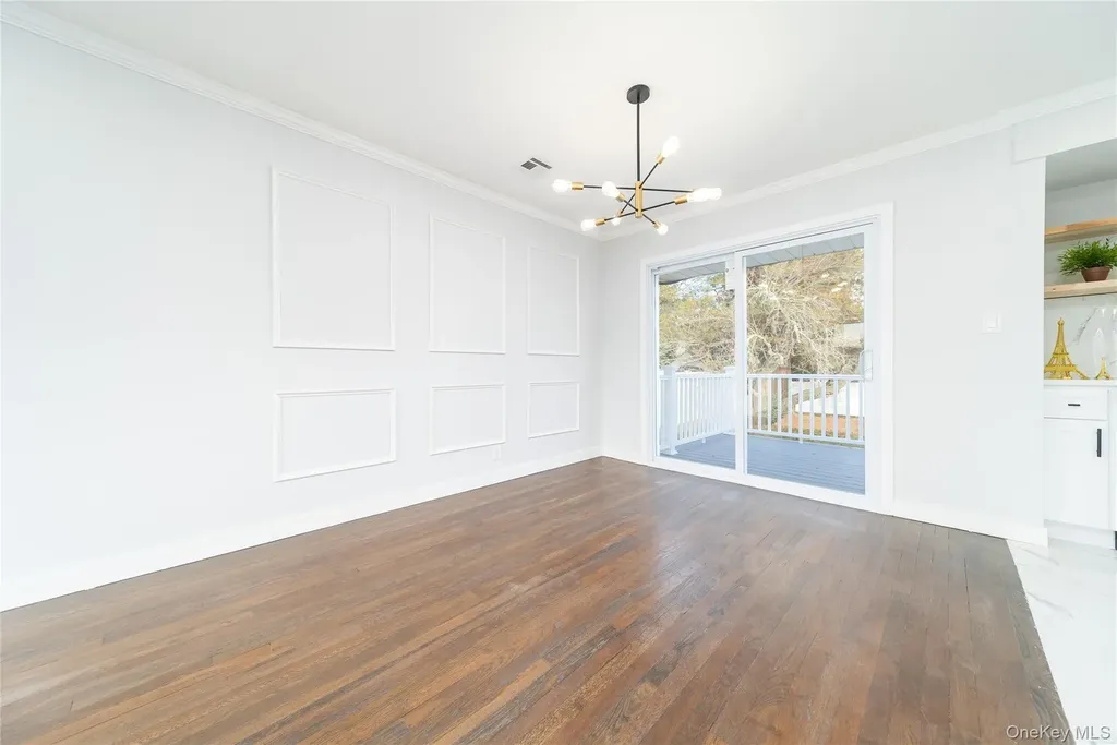 8 Spector Lane Plainview NY 11803
