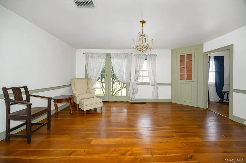 60 Rainbow Lane Pine Bush NY 12566