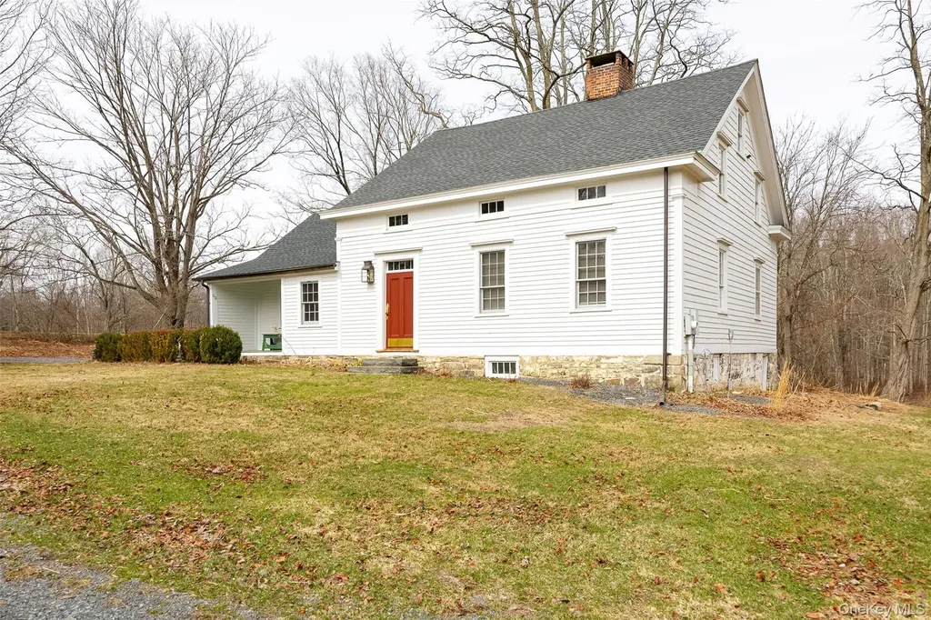 60 Rainbow Lane Pine Bush NY 12566