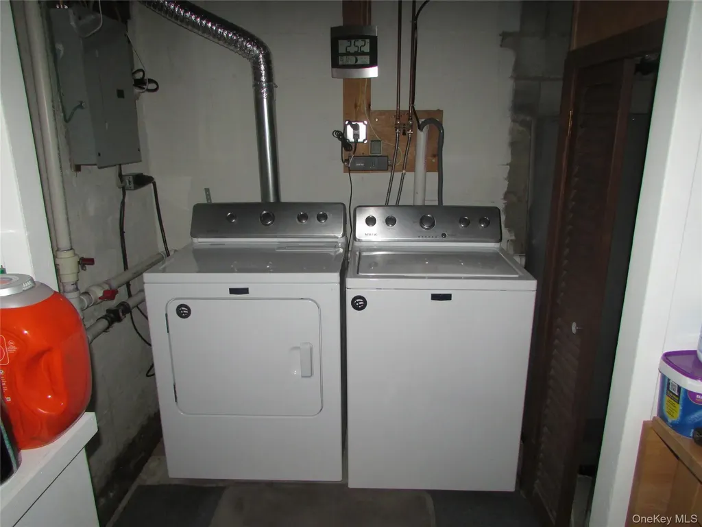 90 Paggi Terrace Wappingers Falls NY 12590