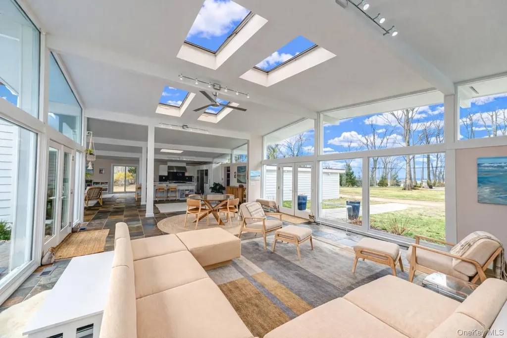 21 Lloyd Haven Drive Lloyd Harbor NY 11743