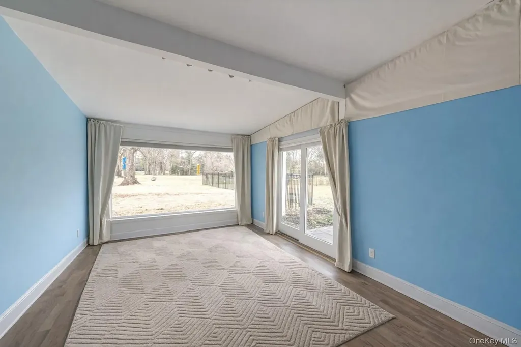 21 Lloyd Haven Drive Lloyd Harbor NY 11743