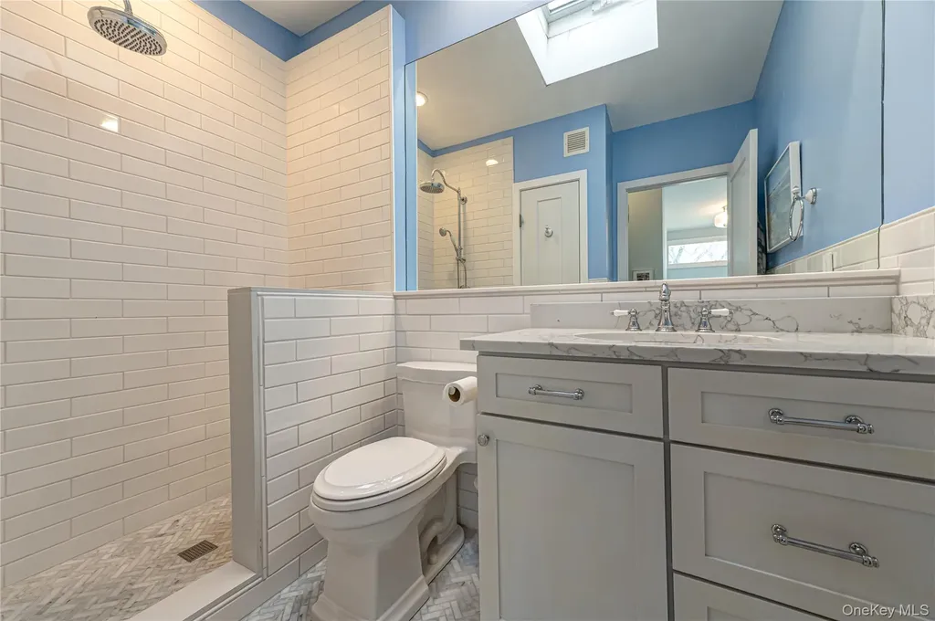 21 Lloyd Haven Drive Lloyd Harbor NY 11743
