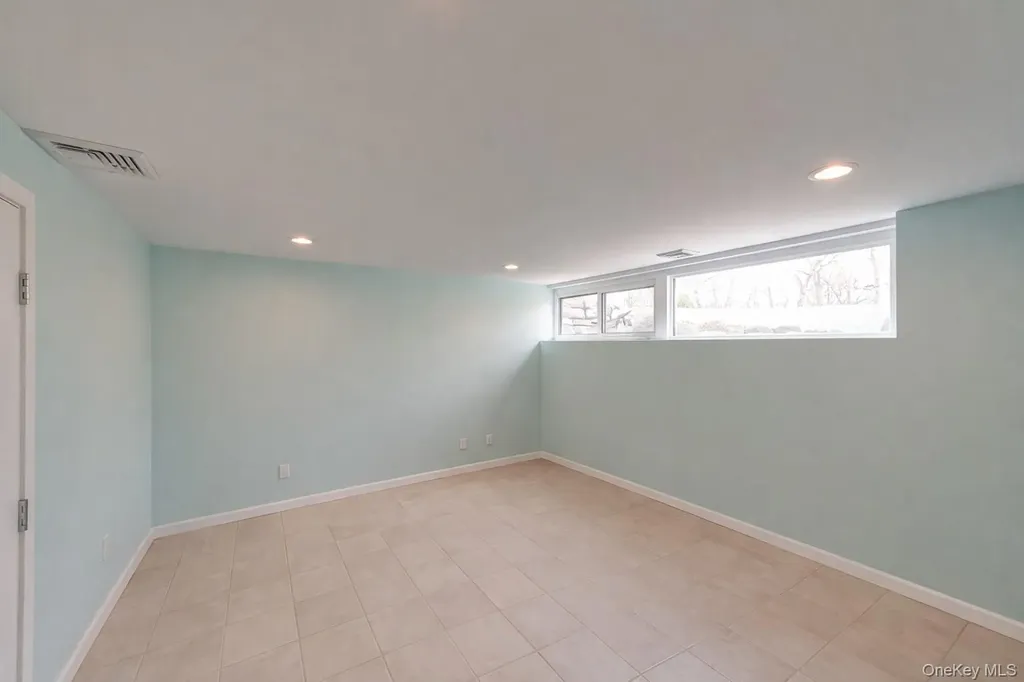 21 Lloyd Haven Drive Lloyd Harbor NY 11743