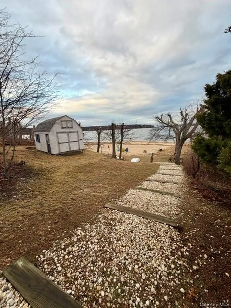 21 Lloyd Haven Drive Lloyd Harbor NY 11743