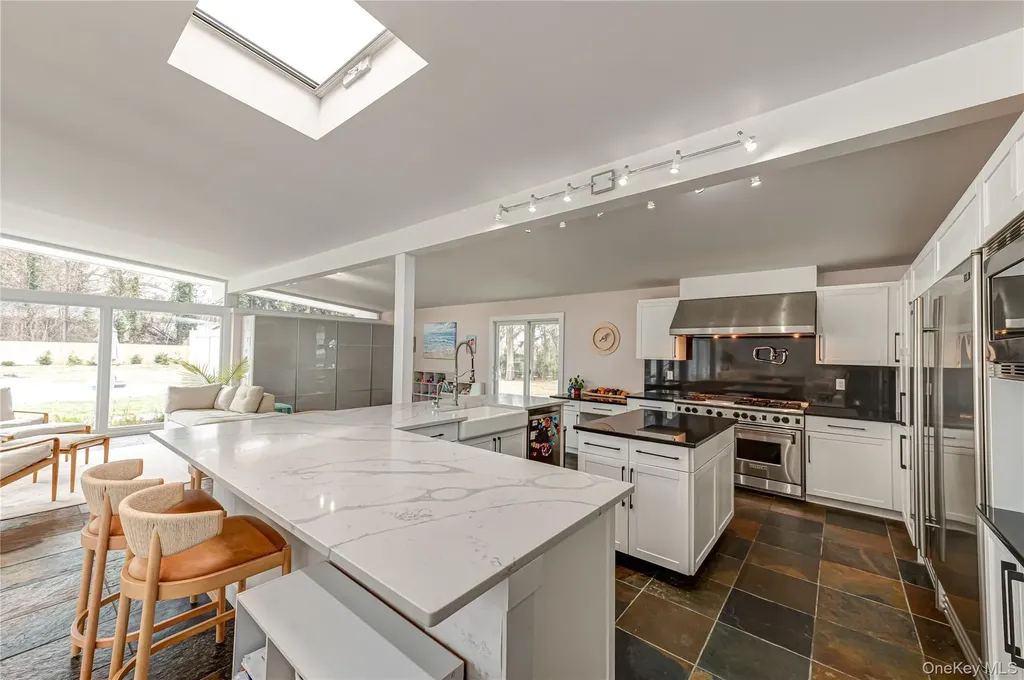 21 Lloyd Haven Drive Lloyd Harbor NY 11743