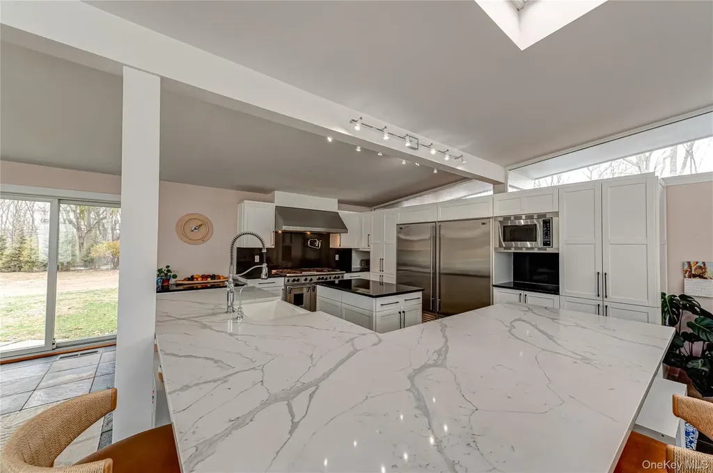 21 Lloyd Haven Drive Lloyd Harbor NY 11743