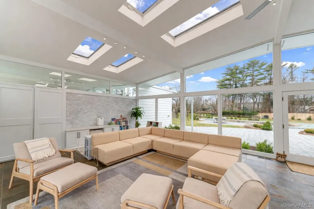 21 Lloyd Haven Drive Lloyd Harbor NY 11743