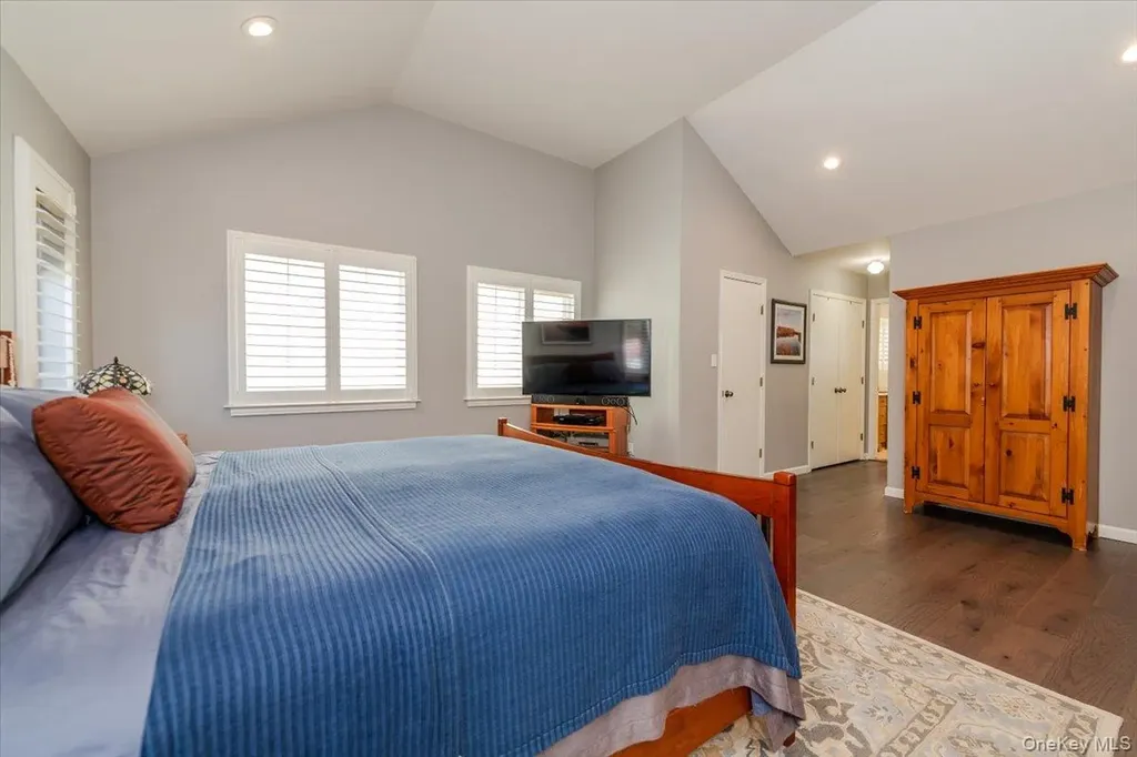 40 E Penn Street Long Beach NY 11561