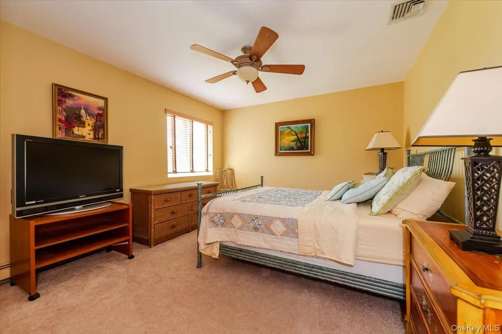 40 E Penn Street Long Beach NY 11561