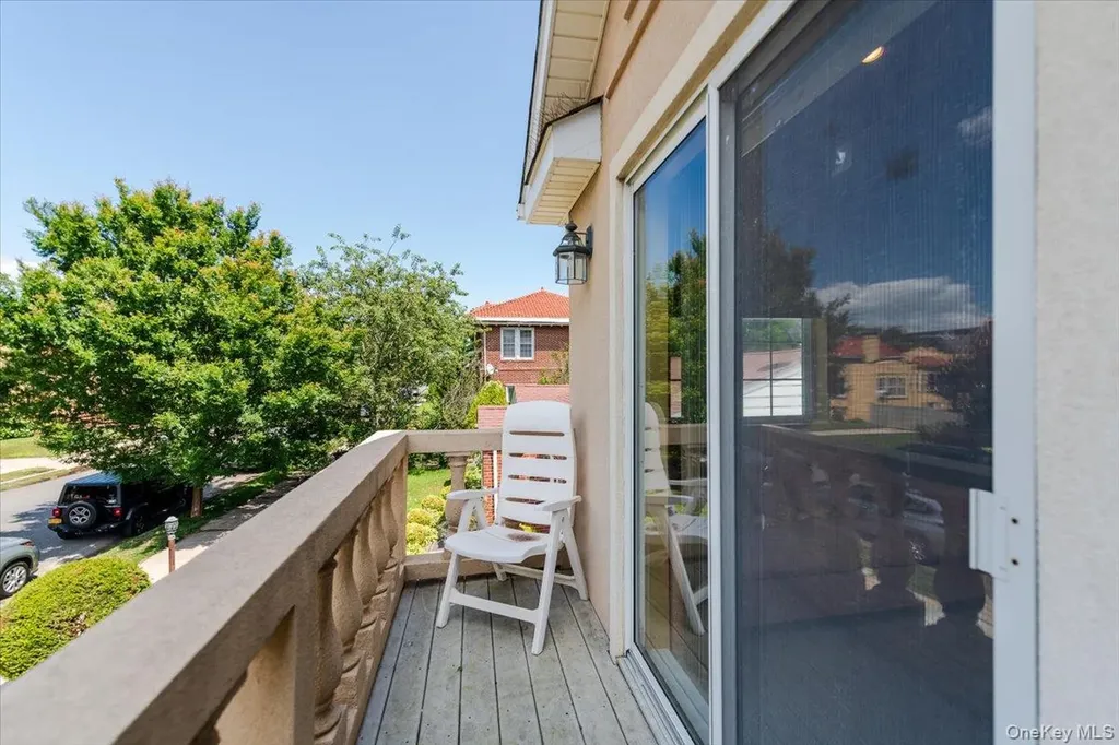 40 E Penn Street Long Beach NY 11561