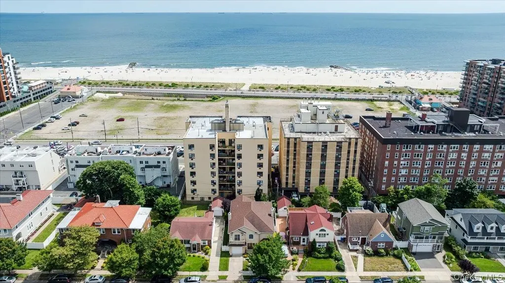 40 E Penn Street Long Beach NY 11561