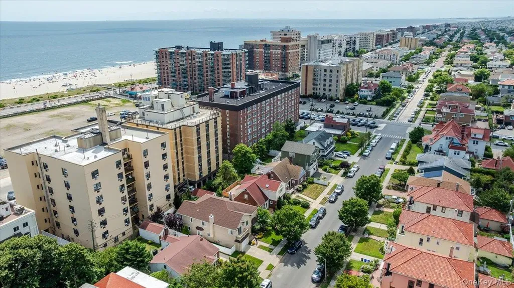 40 E Penn Street Long Beach NY 11561