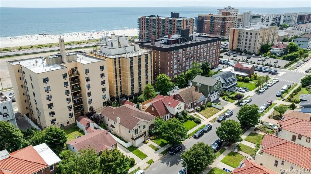40 E Penn Street Long Beach NY 11561