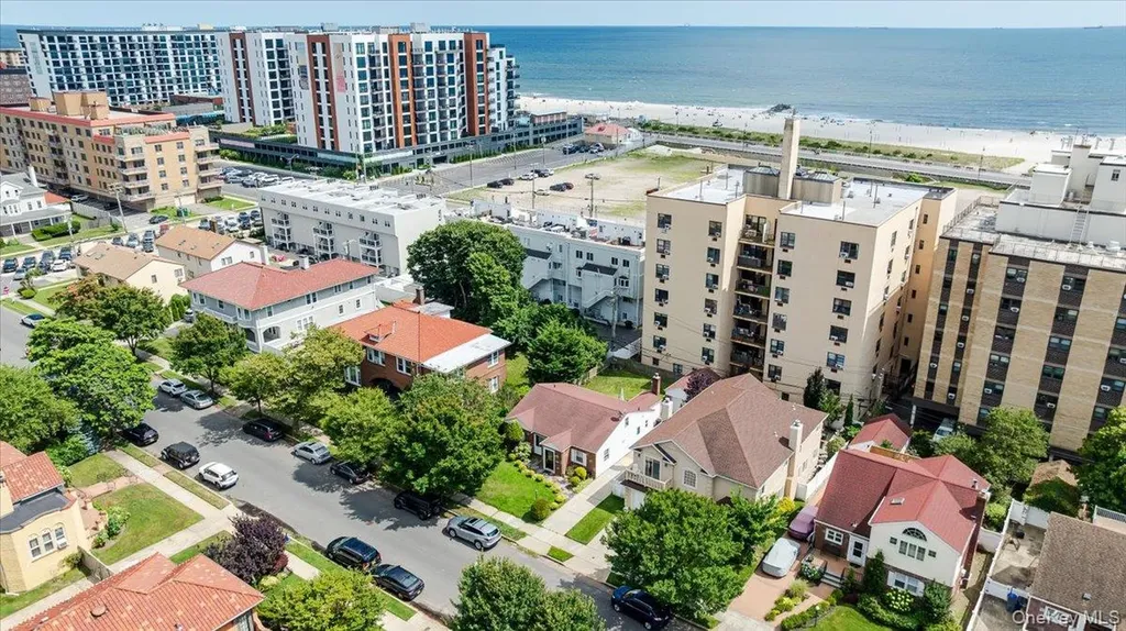 40 E Penn Street Long Beach NY 11561