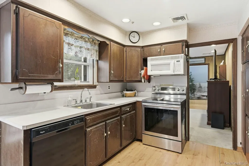 35 East Neck Road Huntington NY 11743