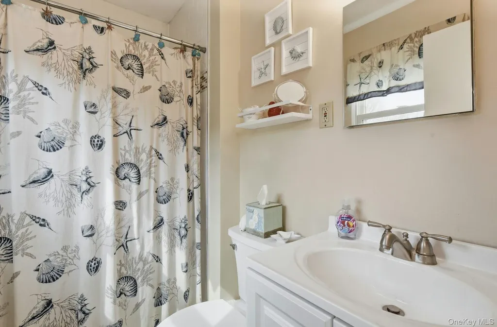 35 East Neck Road Huntington NY 11743