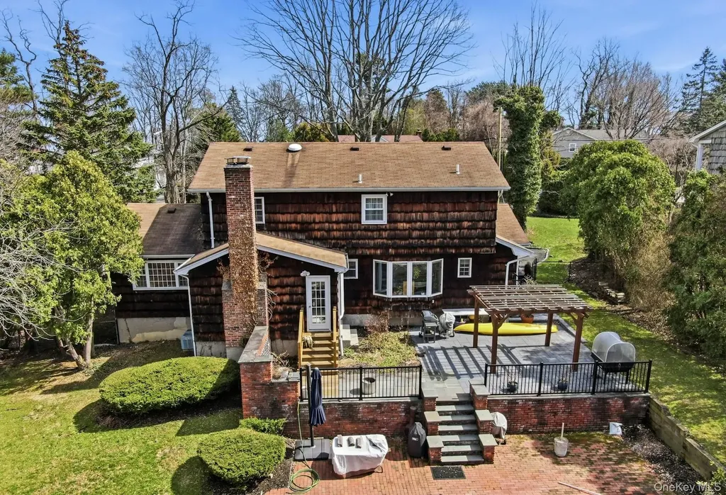 35 East Neck Road Huntington NY 11743