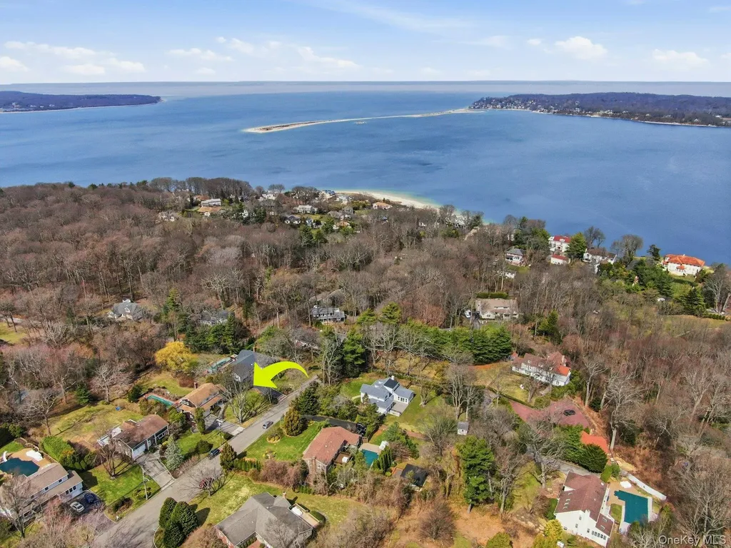 35 East Neck Road Huntington NY 11743