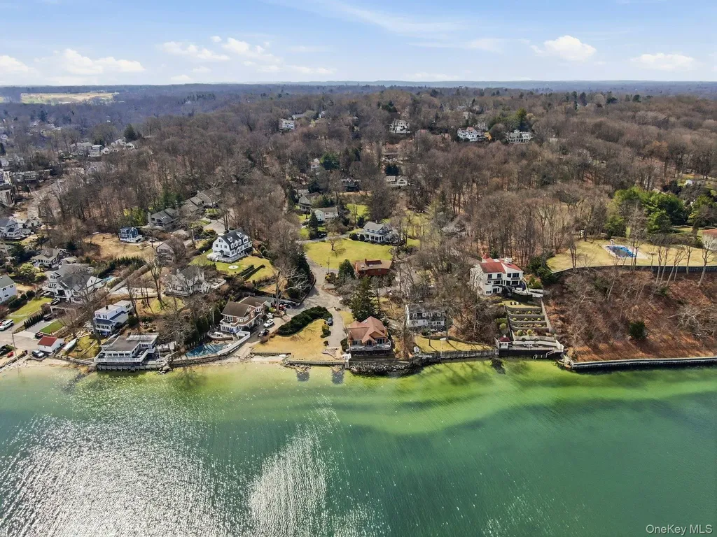 35 East Neck Road Huntington NY 11743